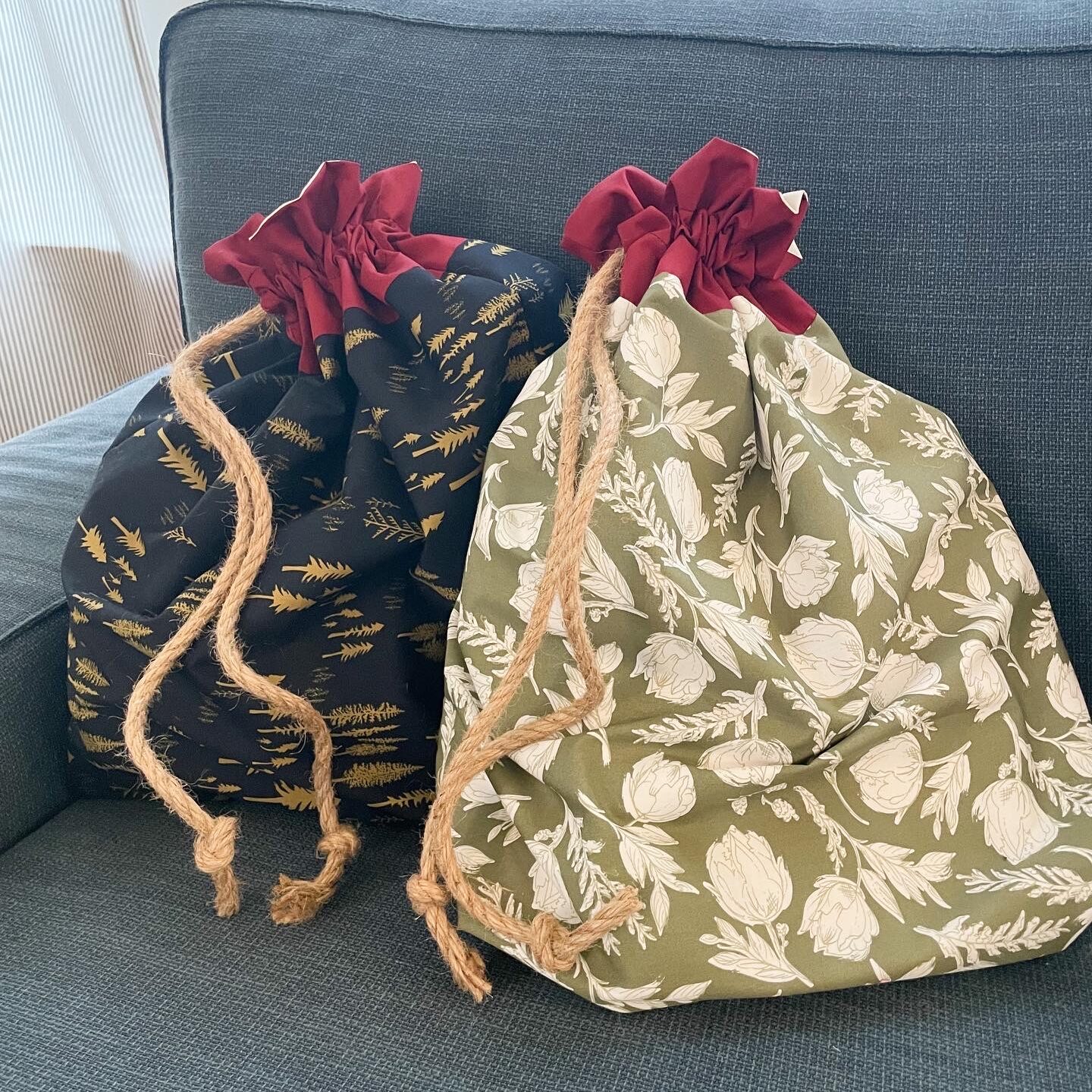 Drawstring Santa Sacks - Kiley's Quilt Room an alternative to stockings